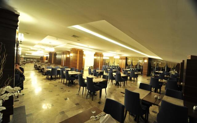 Grand Cenas Hotel