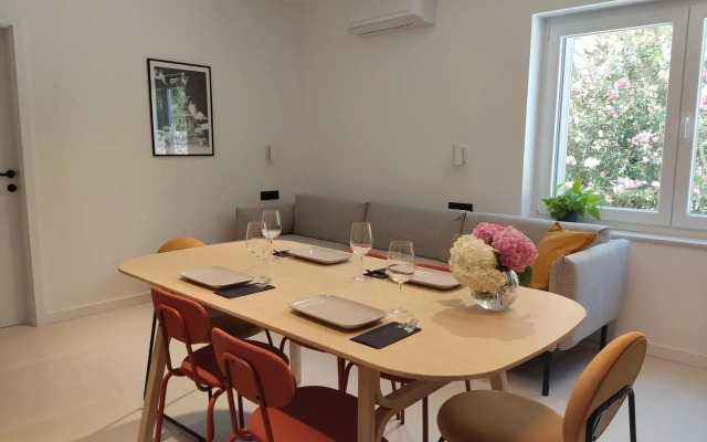 Guesthouse Porto 100m see, close Sandy beach, Pebble beach