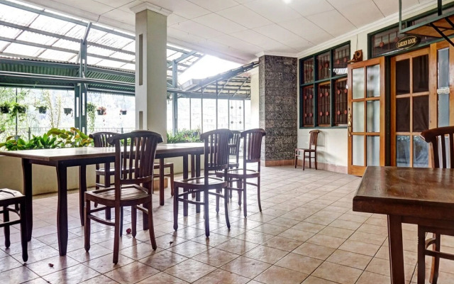Capital O 90596 Hotel Griya Astoeti