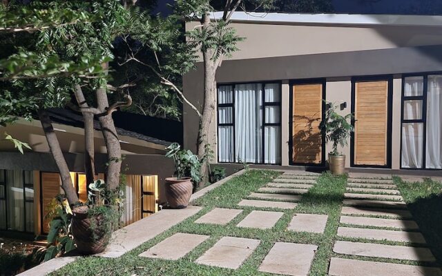 Instahomes by Tru - Garden Suites