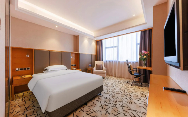 Golden City Hotel