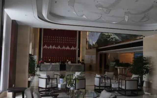 Four Seasons Oxygen Hotel Bomi