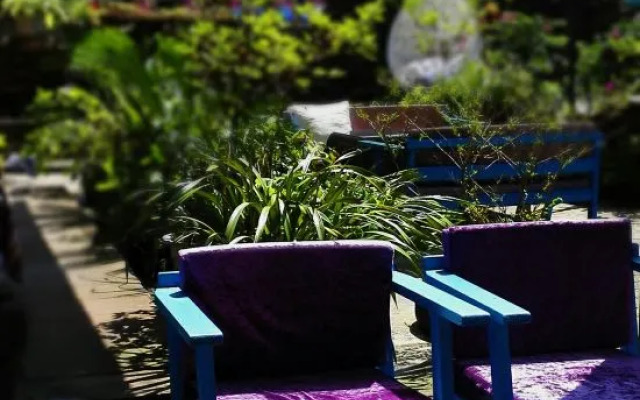 Ya'an River Lake April Inn