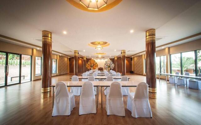 Moon Terrace Resort & Hotel