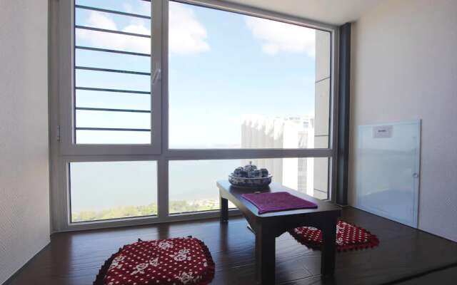 Weihai Zhazhichuang Theme Hotel