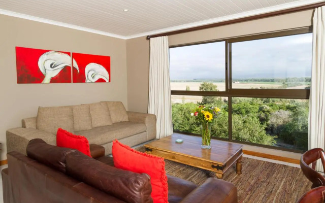 Stonehill River Lodge