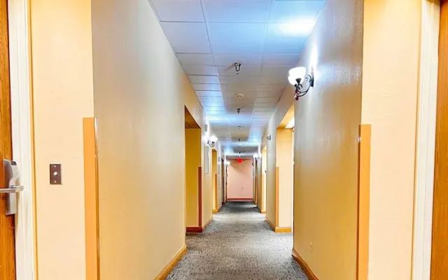 The Best Inn & Suites