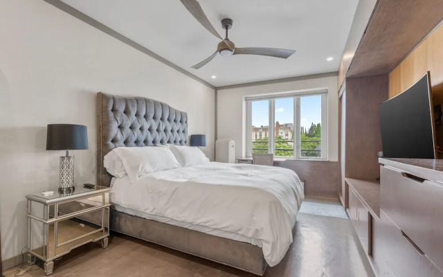 Stylish Westwood Condo