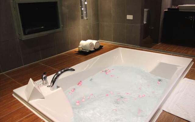 Eden Exoticism Planet Hotel