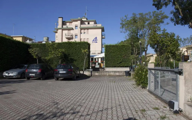 Ute Hotel