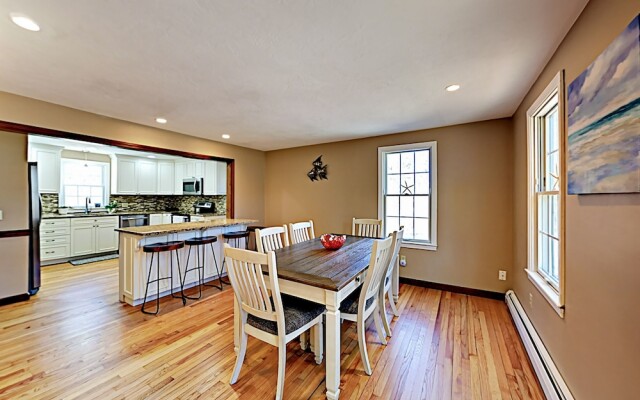 Quiet Family - 4 Br Home