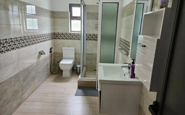 Spacious 4-bed Villa in Flic en Flac Roof top bar