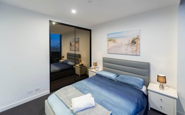STAY&CO Serviced Apartments Docklands Drive