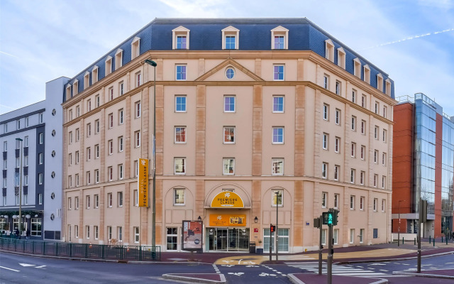 Premiere Classe Paris Ouest - Pont De Suresnes