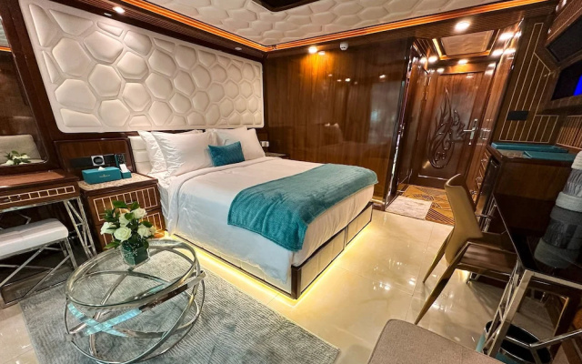 Orchid Overnight Superyacht