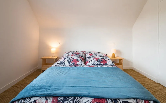 Holiday Home in Landeda Near Sandy Beaches