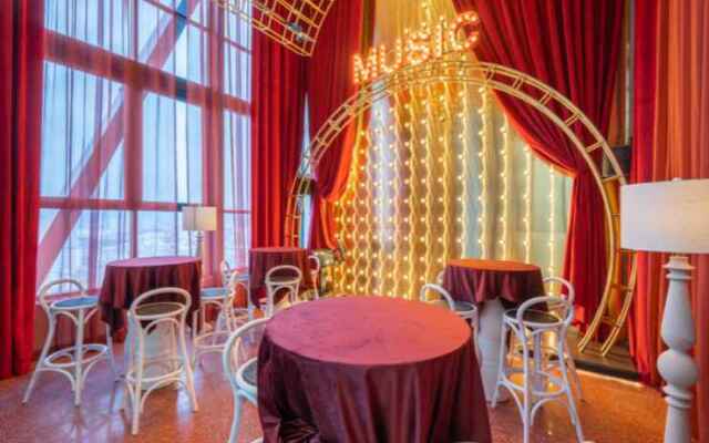 Greystone Scarletz Suites