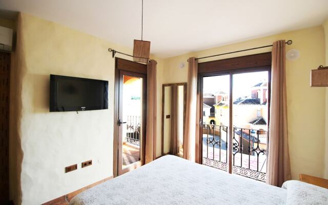 1033 Villa Laura