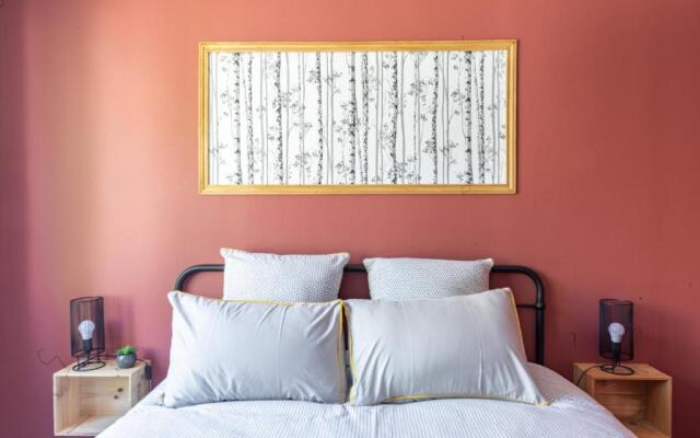 NOUVEAU - T2 Industriel - Quartier historique - WiFi - Parking - Netflix