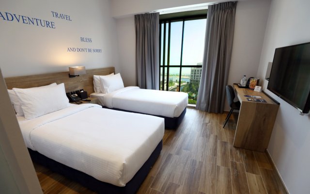 Grand Kingsgate Waterfront By Millennium Hotels