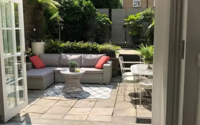 Central London Superb 4 Bedroom 18th Century Townhouse