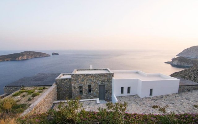 Dreamy Cycladic Luxury Summer Villa 1