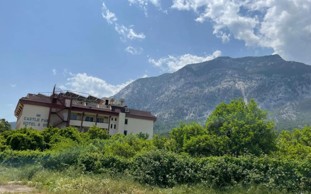 Castle Park Hotel
