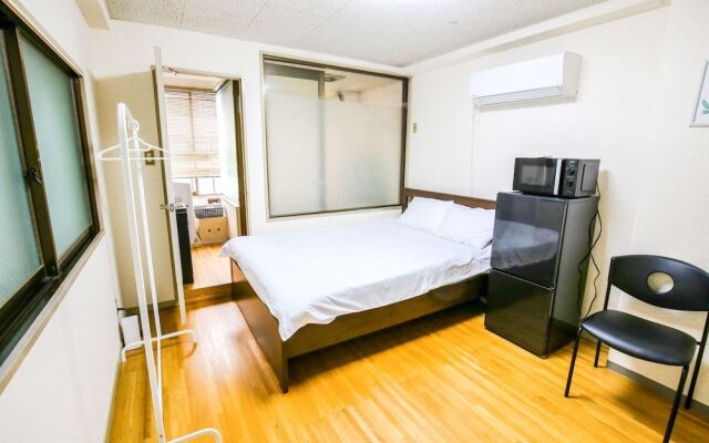 Shinsaibashi Qilv Apartments
