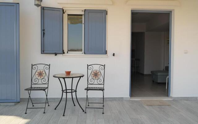 Isidoros Apartments