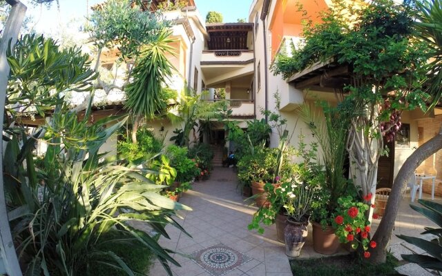 House With One Bedroom In Provincia Di Vibo Valentia, With Shared Pool, Enclosed Garden And Wifi