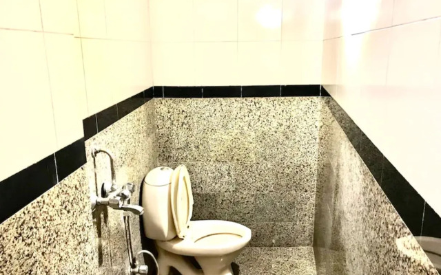 Vivek Hotel