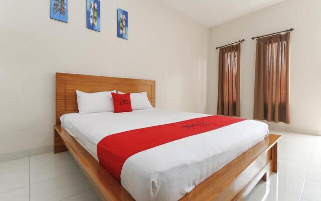 RedDoorz Plus near Cibubur Junction
