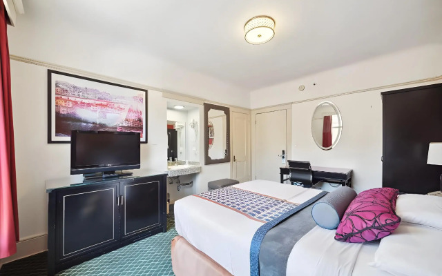 Union Square Plaza Hotel