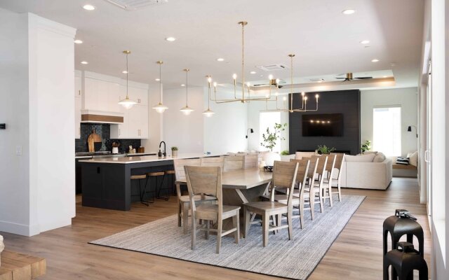 Desert Mirage 5 Bedroom Home