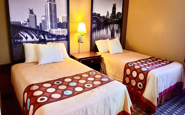 Super 8 by Wyndham Melrose