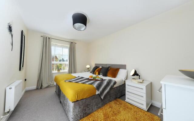 Select Serviced Accommodation - Hunters Wharf