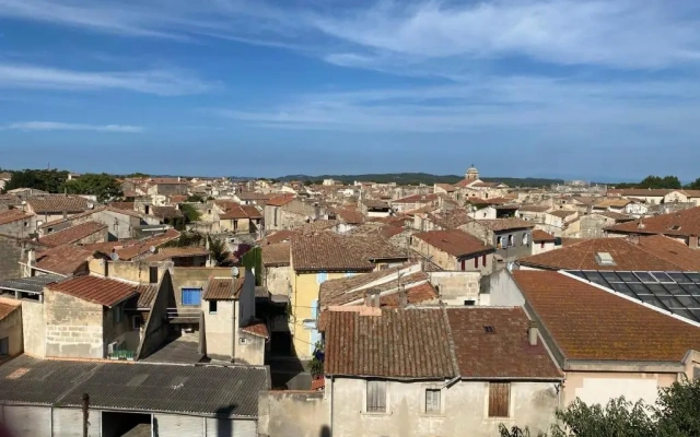 Bel appartement avec vue sur les toits (nouveau)