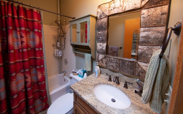 3br Ski-in, Ski-out & Private Sauna 3 Bedroom Condo by RedAwning