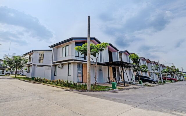 OYO Life 92719 Rolling Hills Residence Karawang