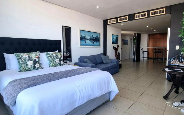 Accommodation Front - Cosy 2 Sleeper with Exquisite Habour Views