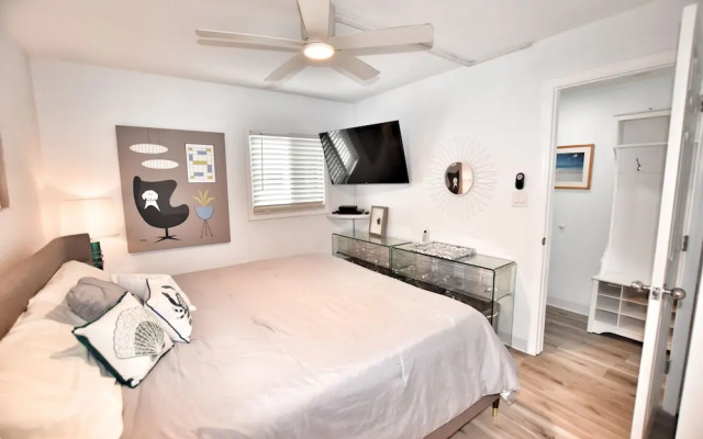0607 Waters Edge Resort 1 Bedroom Condo by Redawning