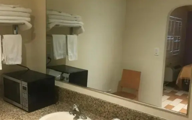 All 8 Motel