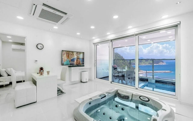 Geojedo Bay Hill Pool Villa