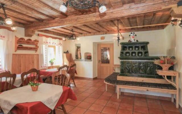 Farm Holidays Povsin