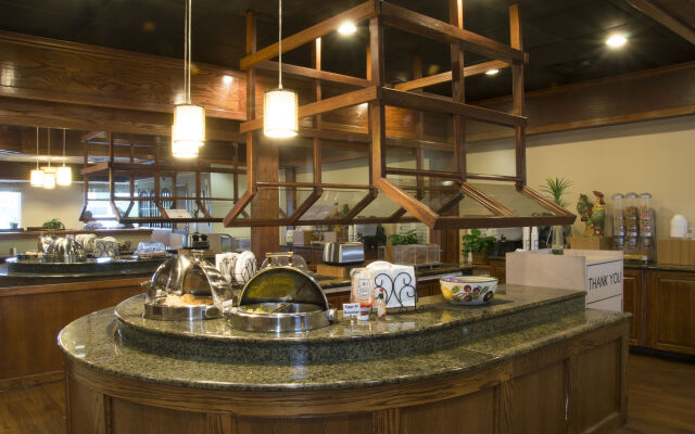 Lamplighter Inn & Suites - North