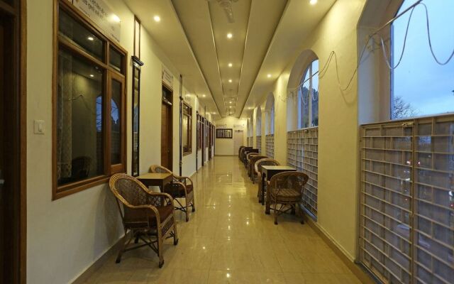 OYO 10653 Hotel Clark