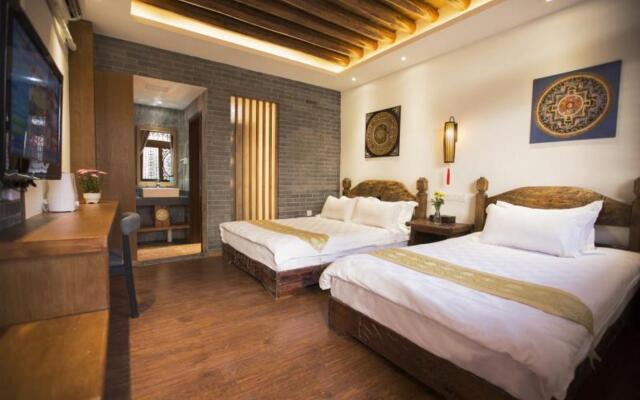 Lijiang Guiyuantianju Inn