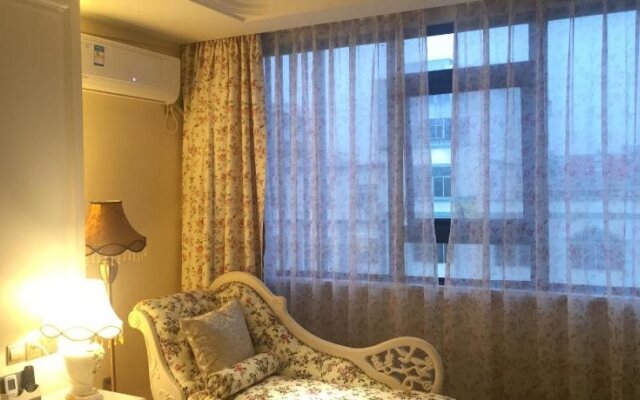 Qionghai Xiangshang Aihua Hotel