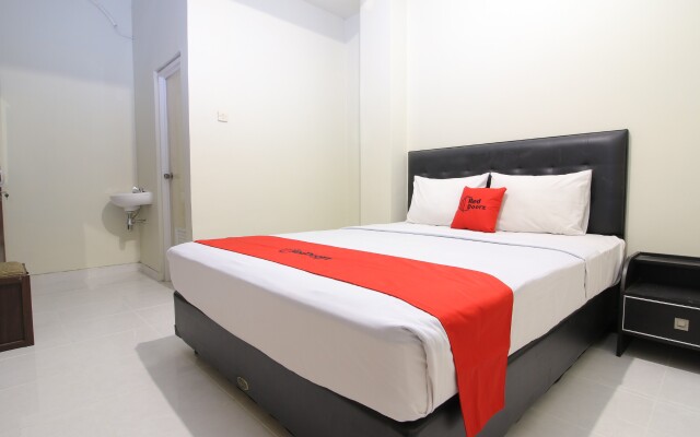 RedDoorz Plus near Universitas Negeri Yogyakarta