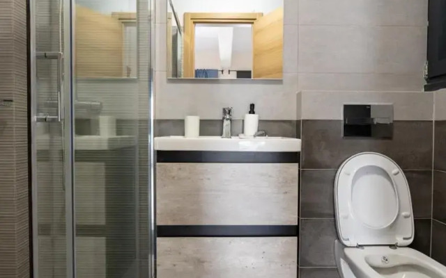 Ag. Ioannis metro station studio 1 bed 2 pers